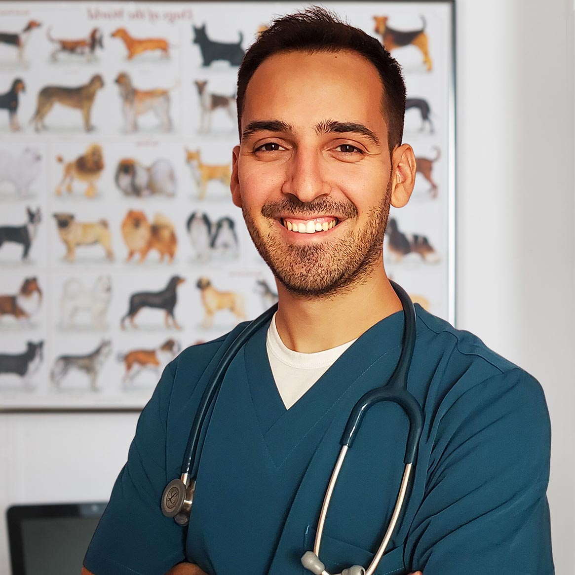 DR. ROBERTO SANTIA